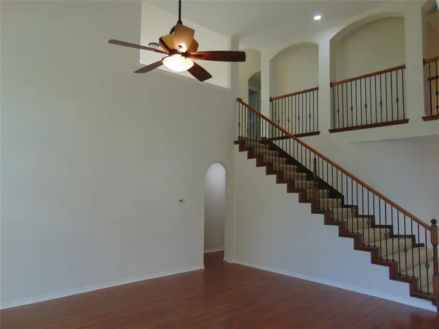 $425,000 | 212 Crystal Lake Drive, DeSoto, TX 75115