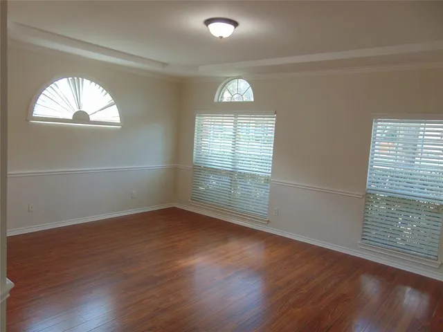 $425,000 | 212 Crystal Lake Drive, DeSoto, TX 75115