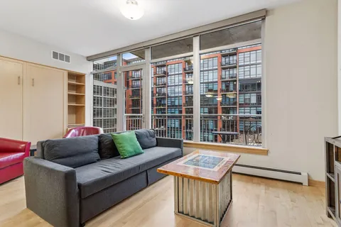 $422,900 | 215 10th Avenue South, Unit 533, Minneapolis, MN 55415