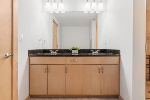 $422,900 | 215 10th Avenue South, Unit 533, Minneapolis, MN 55415