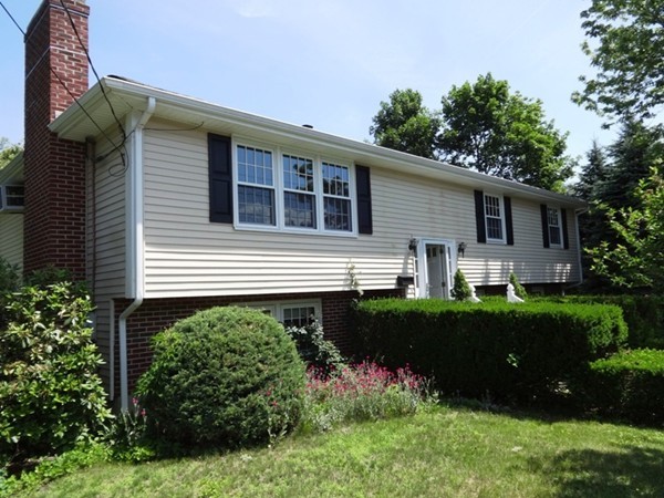10 Jennifer Road Wakefield, MA 01880 - Photo 1 of 20 Gallery Image 1