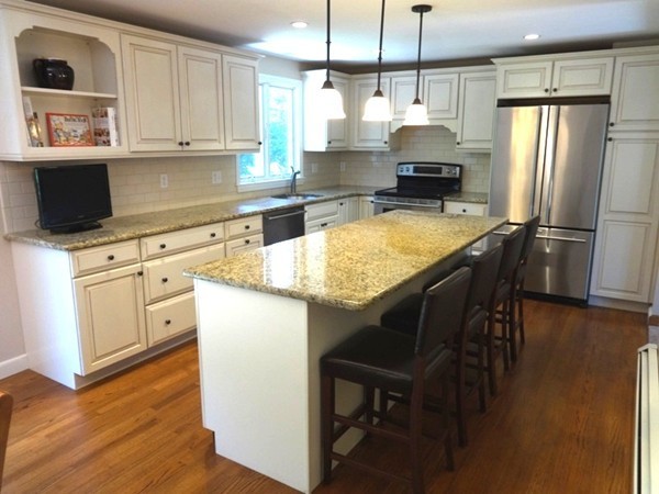 10 Jennifer Road Wakefield, MA 01880 - Photo 4 of 20 Gallery Image 4