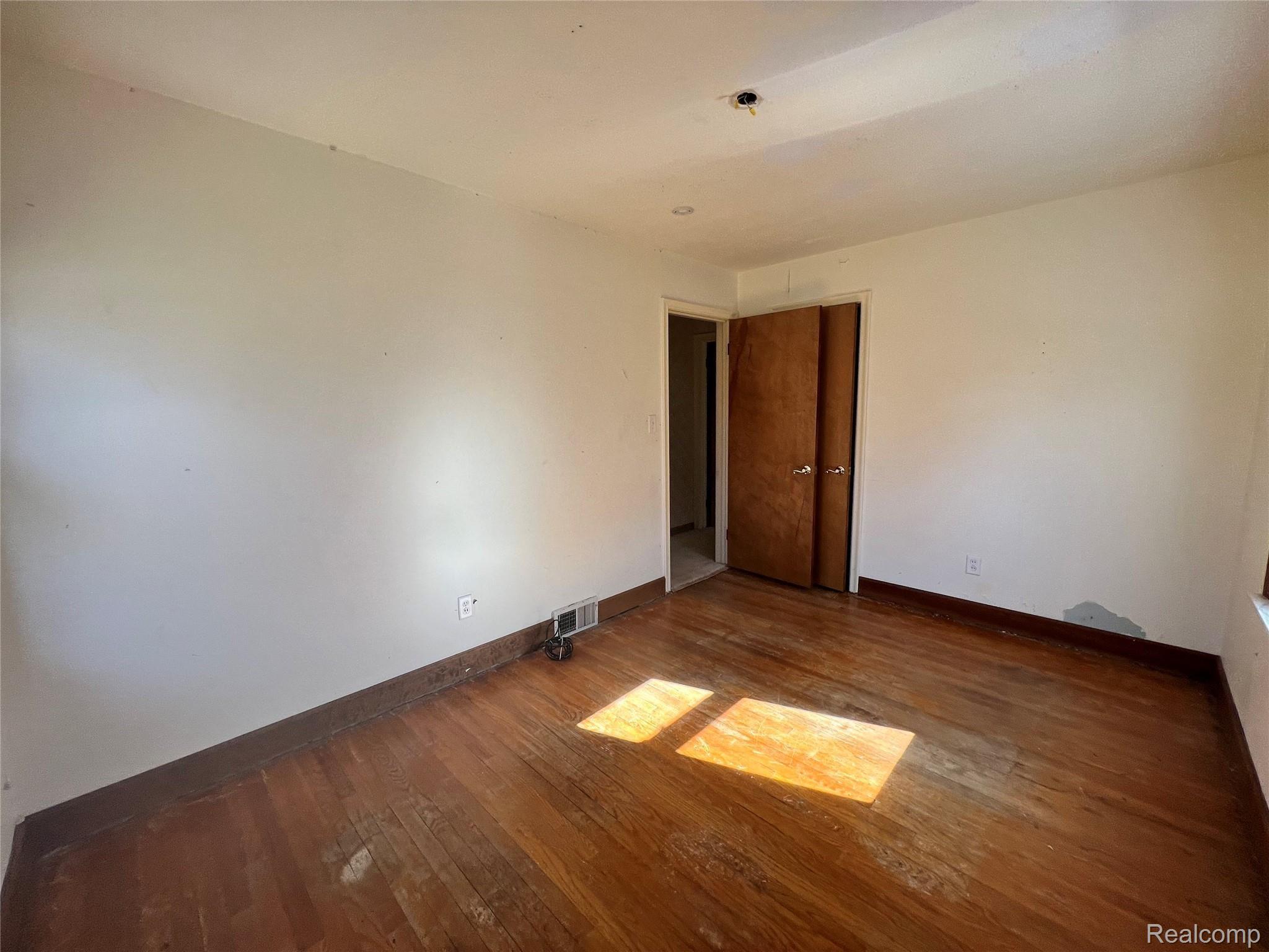 22815 Rausch Avenue Eastpointe, MI 48021 - Photo 10 of 30 Photo Feb 24, 11 30 32 AM.jpg