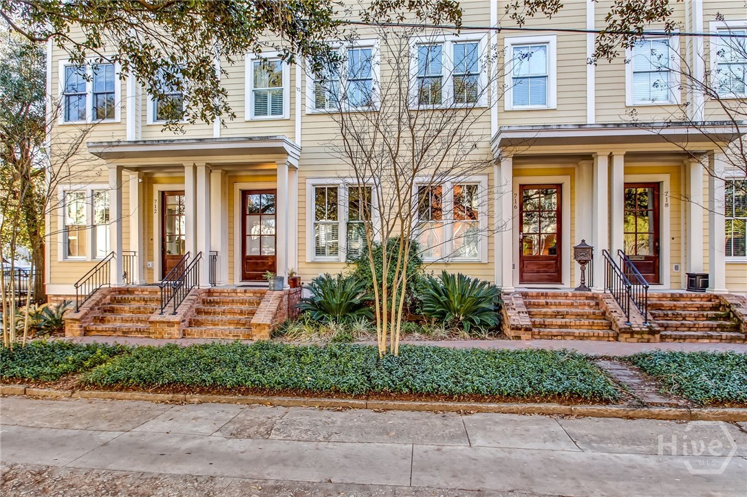 712 Tattnall Street Savannah, GA 31401 - Photo 3 of 39