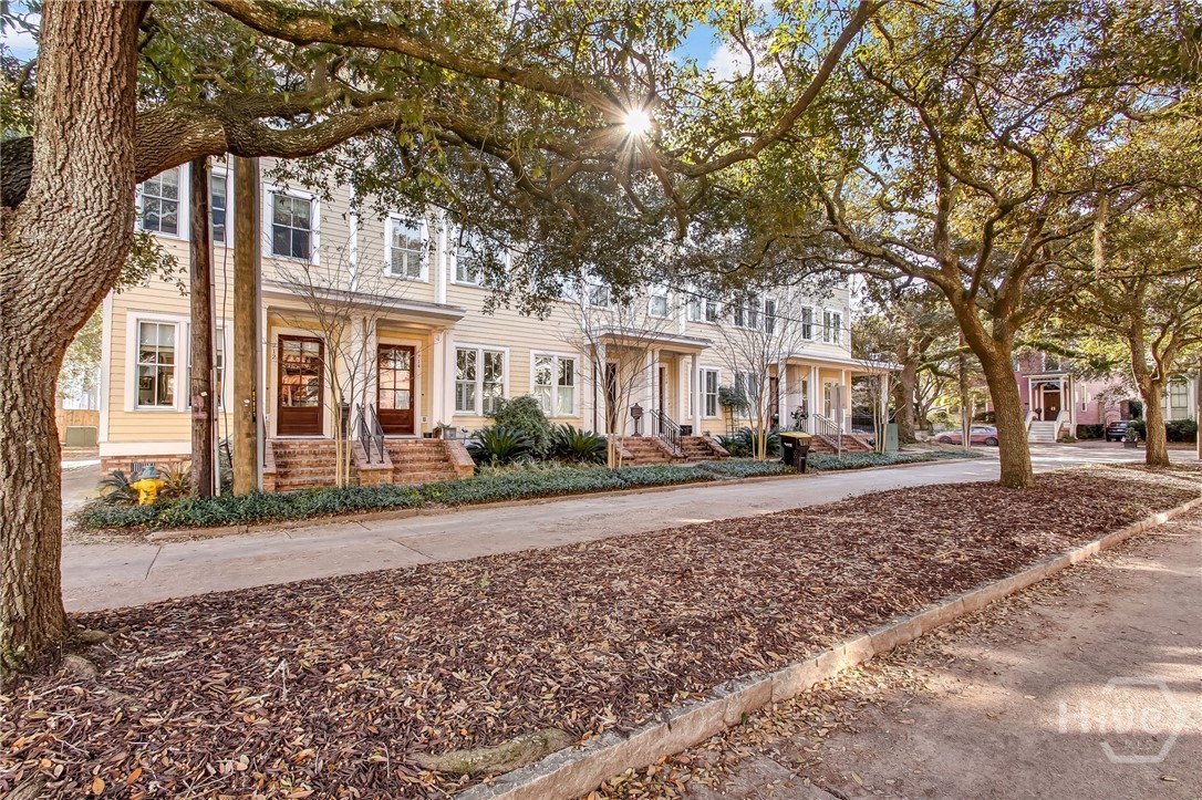 712 Tattnall Street Savannah, GA 31401 - Photo 4 of 39