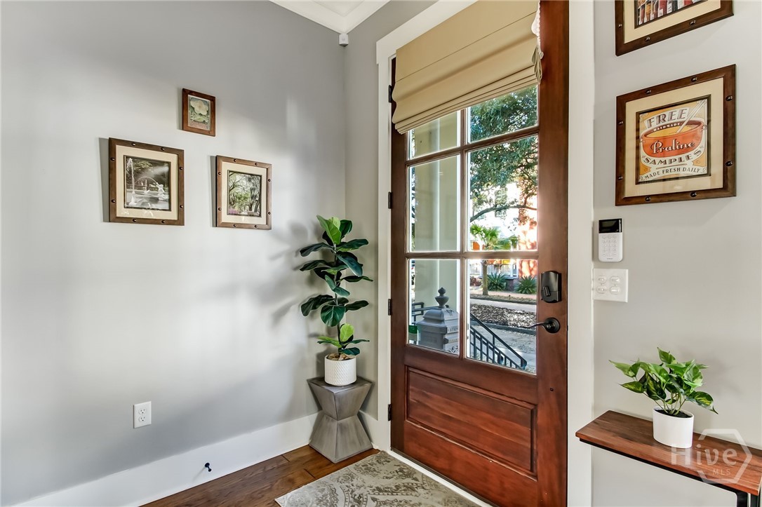 712 Tattnall Street Savannah, GA 31401 - Photo 6 of 39