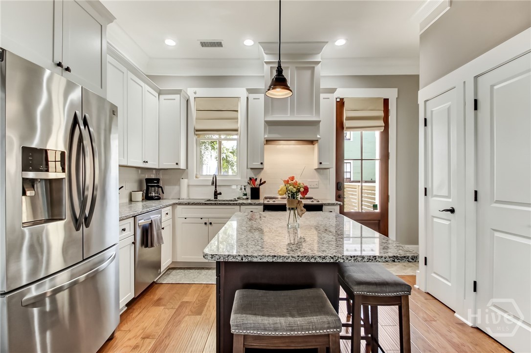 712 Tattnall Street Savannah, GA 31401 - Photo 8 of 39