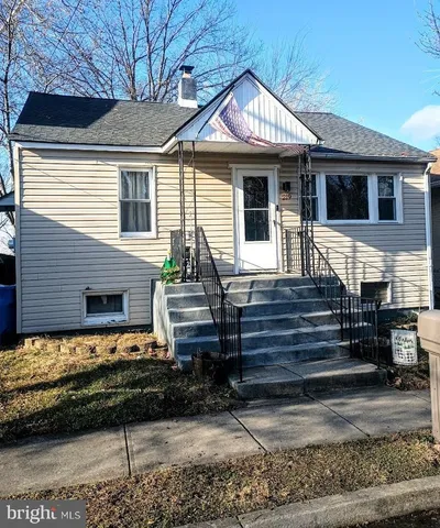 $315,000 | 219 Front Street, Fieldsboro, NJ 08505