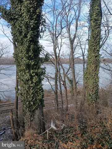 $315,000 | 219 Front Street, Fieldsboro, NJ 08505