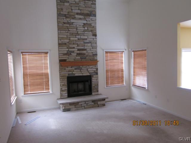 6410 Overlook Road Orefield, PA 18069 - Photo 4 of 10 Gallery Image 4