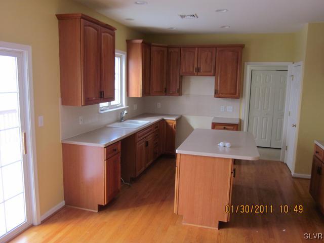 6410 Overlook Road Orefield, PA 18069 - Photo 5 of 10 Gallery Image 5
