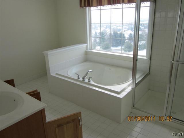 6410 Overlook Road Orefield, PA 18069 - Photo 8 of 10 Gallery Image 8
