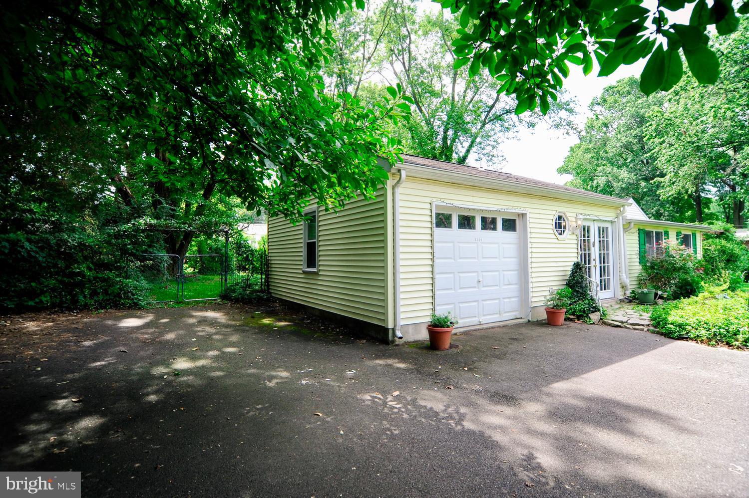 2360 Byberry Road Hatboro, PA 19040 - Photo 21 of 26 Side