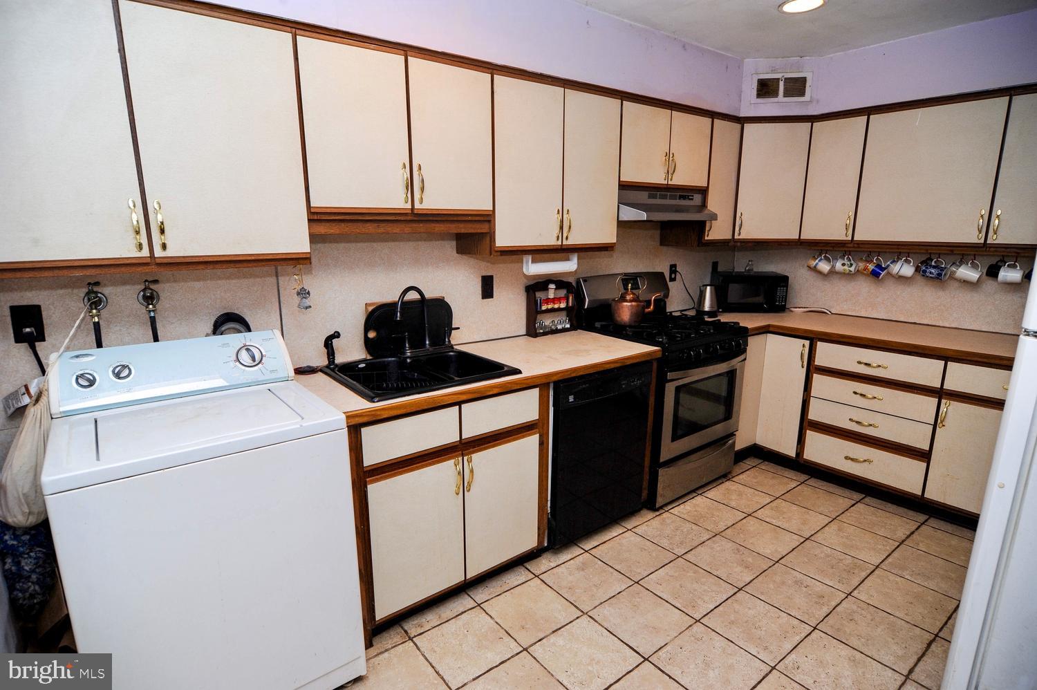 2360 Byberry Road Hatboro, PA 19040 - Photo 7 of 26 Kitchen