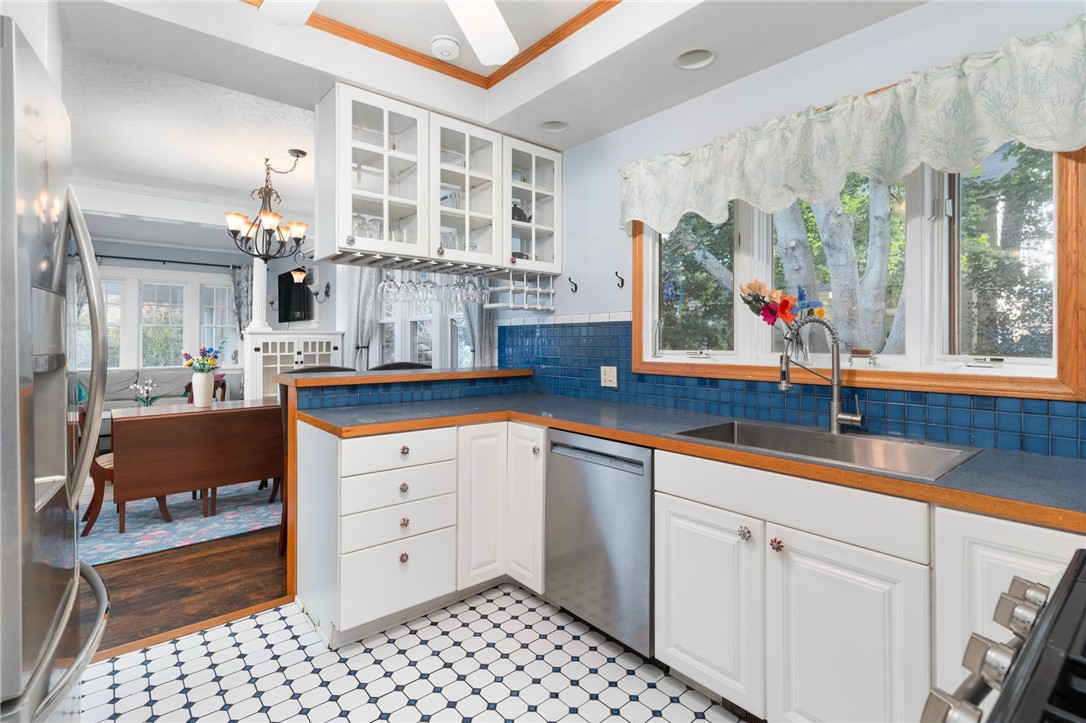 114 Ridgewood Road Middletown, RI 02842 - Photo 12 of 38