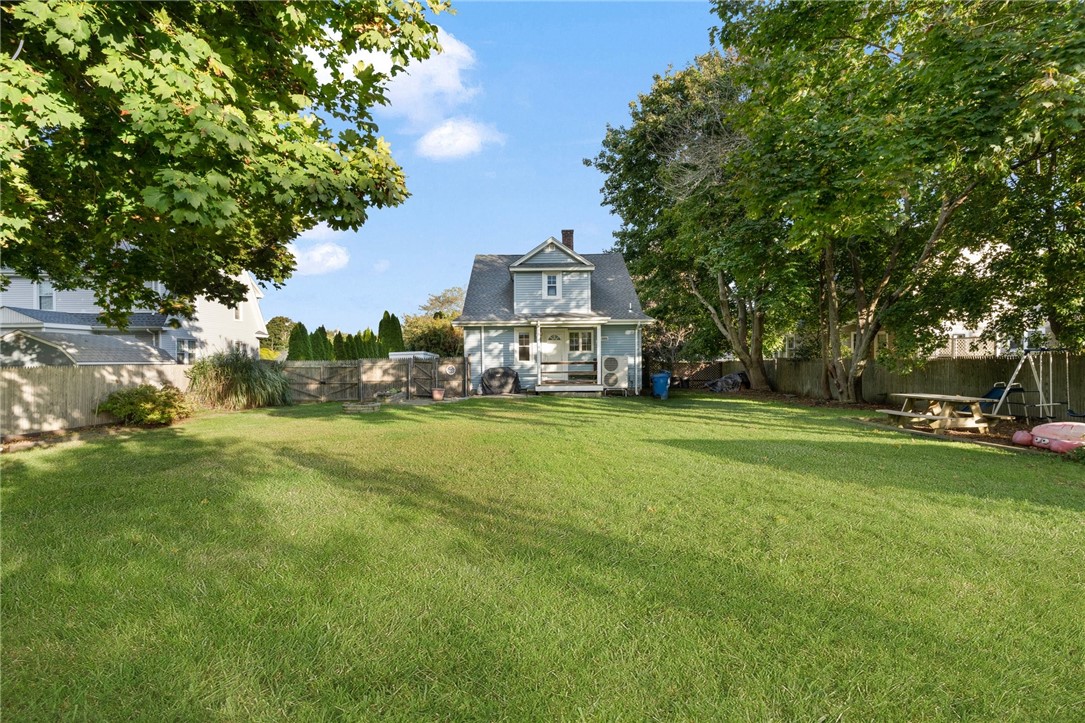 114 Ridgewood Road Middletown, RI 02842 - Photo 30 of 38