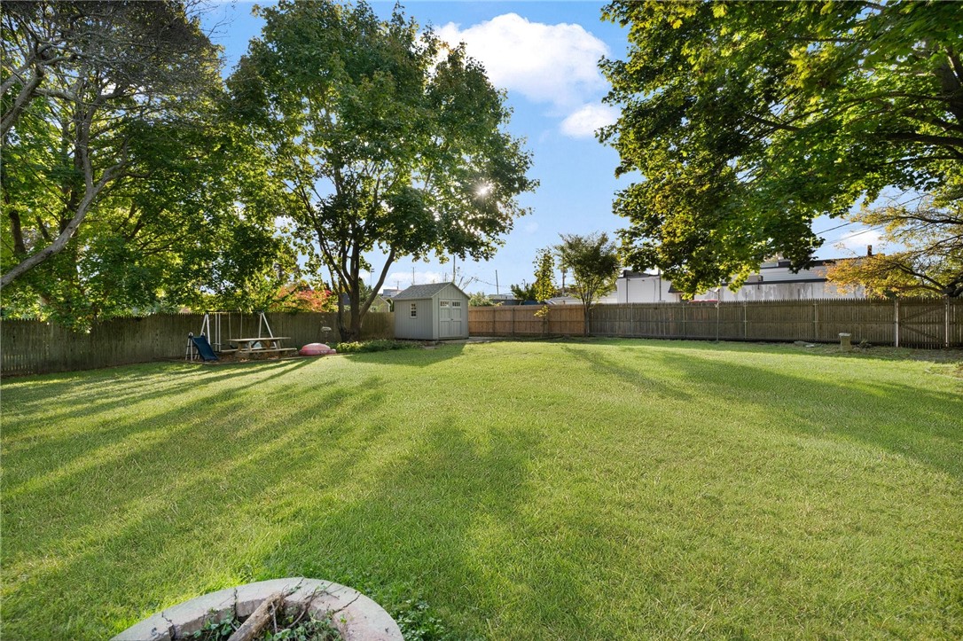 114 Ridgewood Road Middletown, RI 02842 - Photo 31 of 38