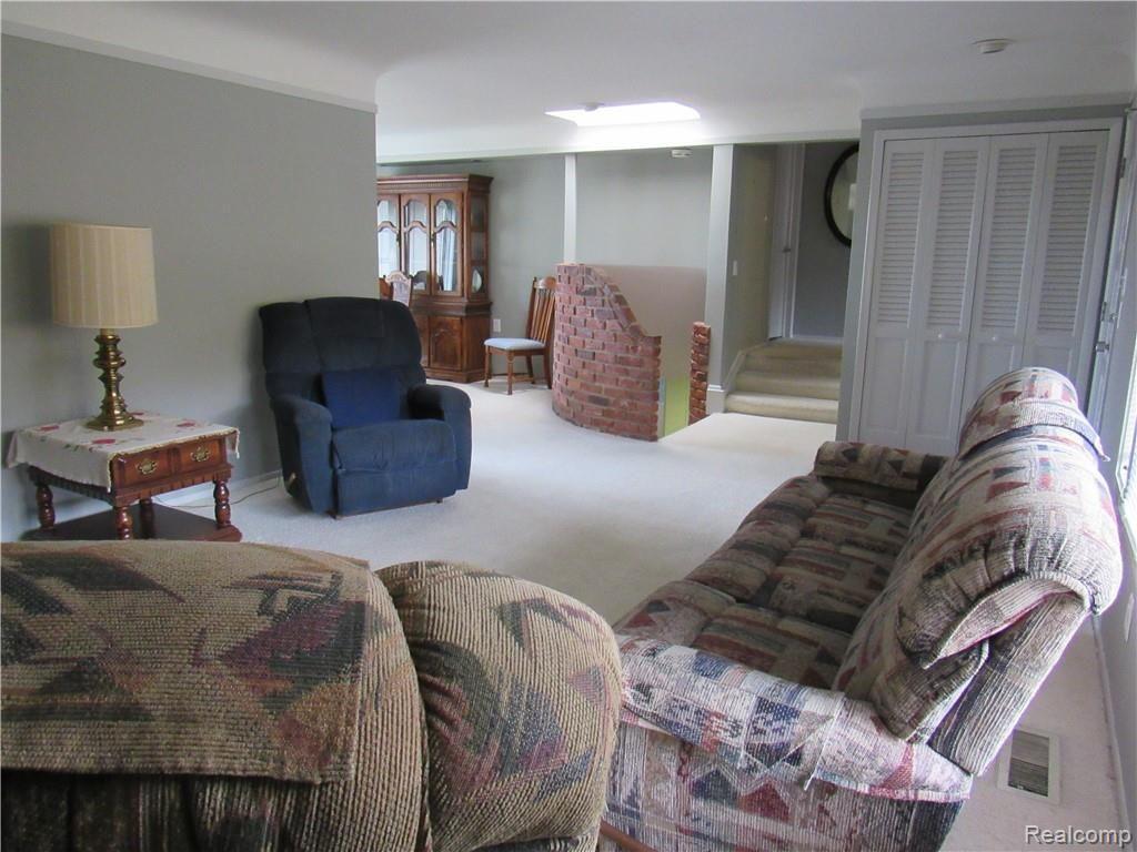 2611 Manchester Road Ann Arbor, MI 48104 - Photo 6 of 40 IMG_0913.JPG