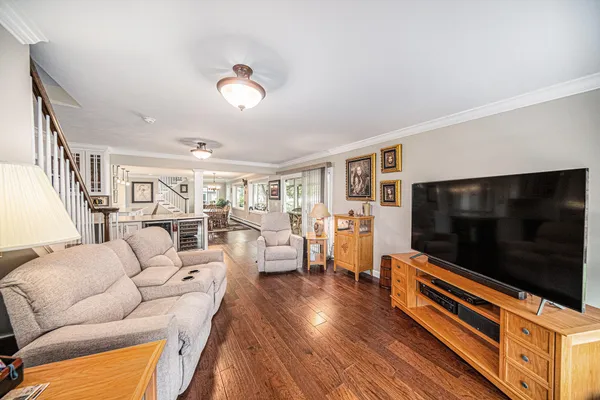 $899,900 | 329 Pamela Circle, Brooklyn, MI 49230