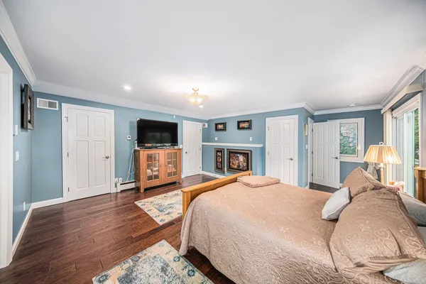 $899,900 | 329 Pamela Circle, Brooklyn, MI 49230