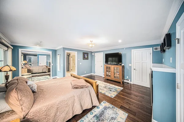 $899,900 | 329 Pamela Circle, Brooklyn, MI 49230