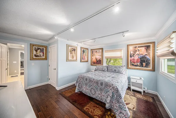 $899,900 | 329 Pamela Circle, Brooklyn, MI 49230