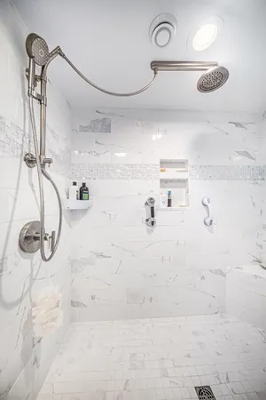 $899,900 | 329 Pamela Circle, Brooklyn, MI 49230