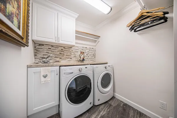 $899,900 | 329 Pamela Circle, Brooklyn, MI 49230