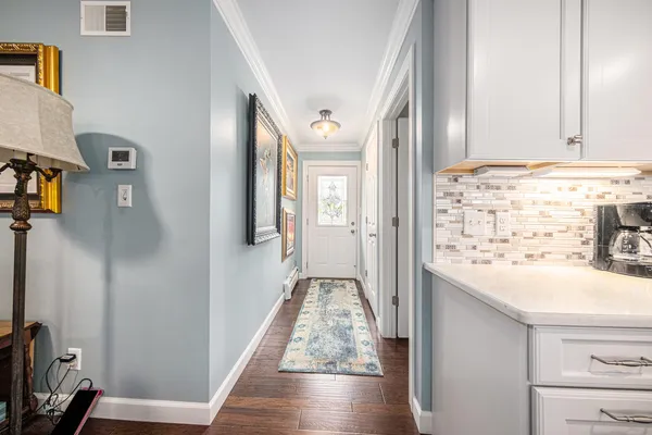 $899,900 | 329 Pamela Circle, Brooklyn, MI 49230