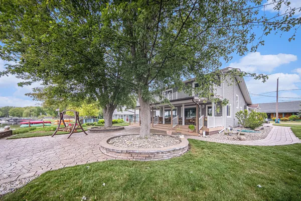 $899,900 | 329 Pamela Circle, Brooklyn, MI 49230