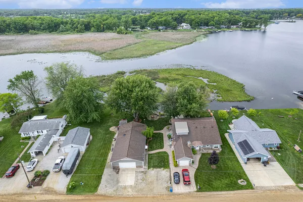 $899,900 | 329 Pamela Circle, Brooklyn, MI 49230