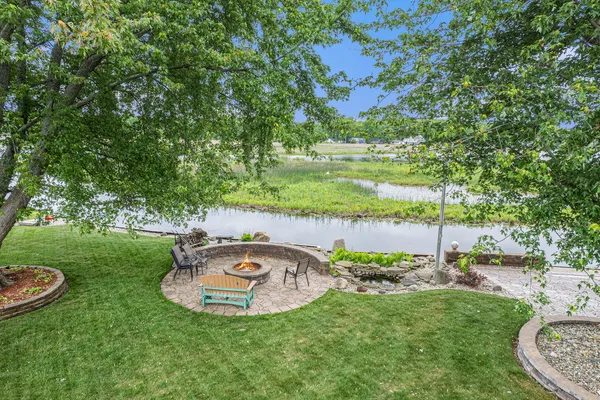 $899,900 | 329 Pamela Circle, Brooklyn, MI 49230