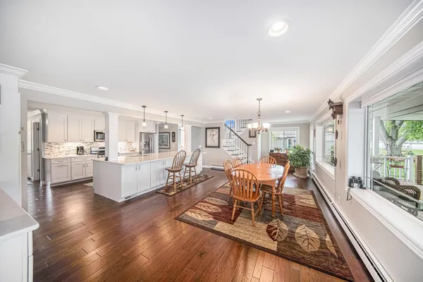 $899,900 | 329 Pamela Circle, Brooklyn, MI 49230