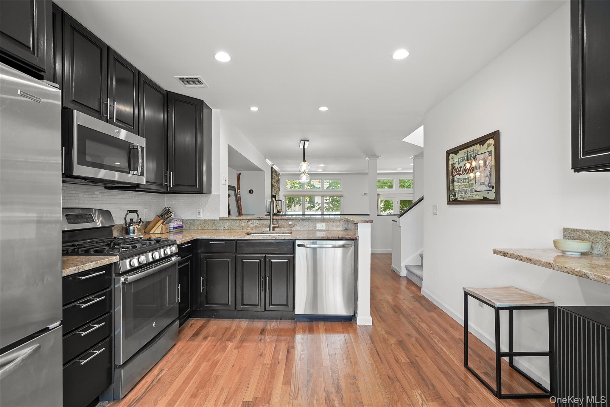23 Brookridge Court Rye Brook, NY 10573 - Photo 5 of 22 Kitchen