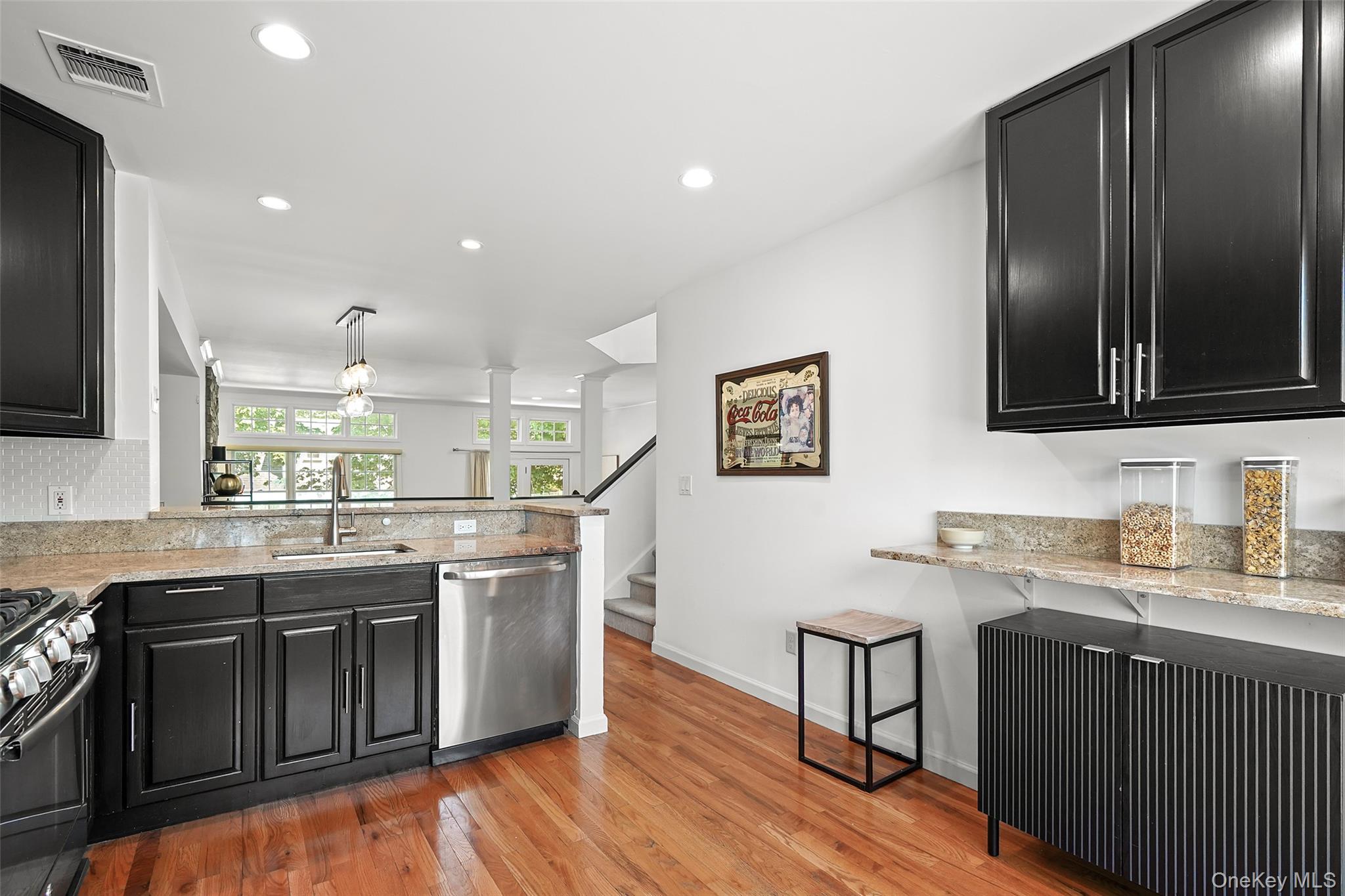 23 Brookridge Court Rye Brook, NY 10573 - Photo 6 of 22 Kitchen