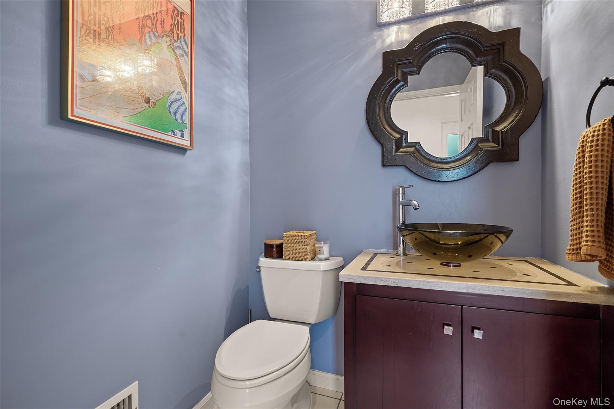 23 Brookridge Court Rye Brook, NY 10573 - Photo 10 of 22 Powder Room