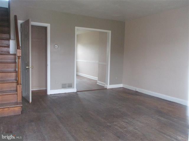 2235 Firethorn Road Baltimore, MD 21220 - Photo 4 of 25 Living Room