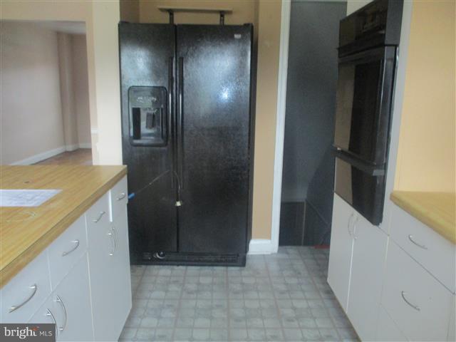 2235 Firethorn Road Baltimore, MD 21220 - Photo 9 of 25 Kitchen