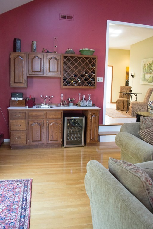 46 Barnard Road Marlborough, MA 01752 - Photo 11 of 25 Gallery Image 11