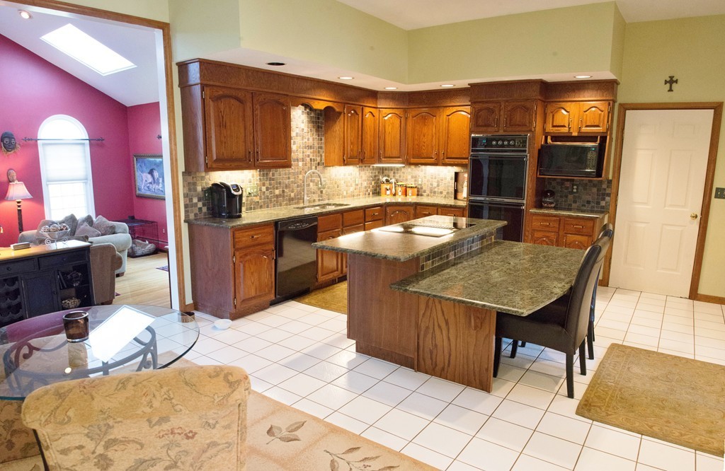 46 Barnard Road Marlborough, MA 01752 - Photo 8 of 25 Gallery Image 8