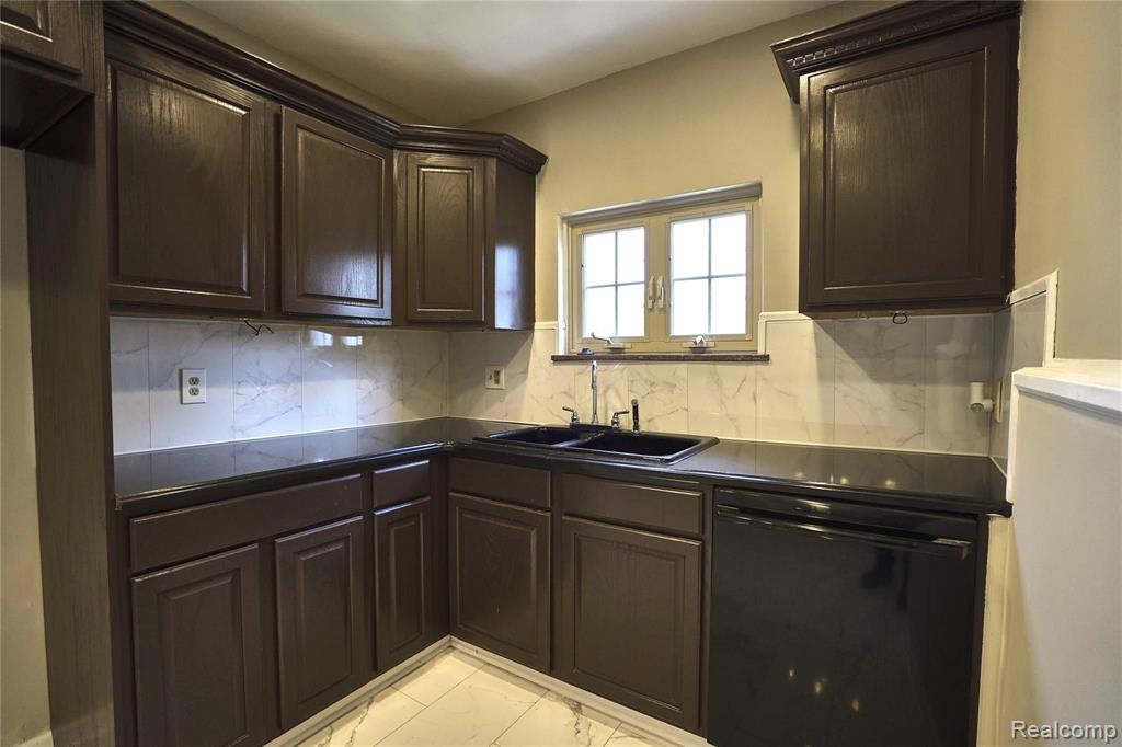 1430 Devonshire Road Grosse Pointe Park, MI 48230 - Photo 23 of 85