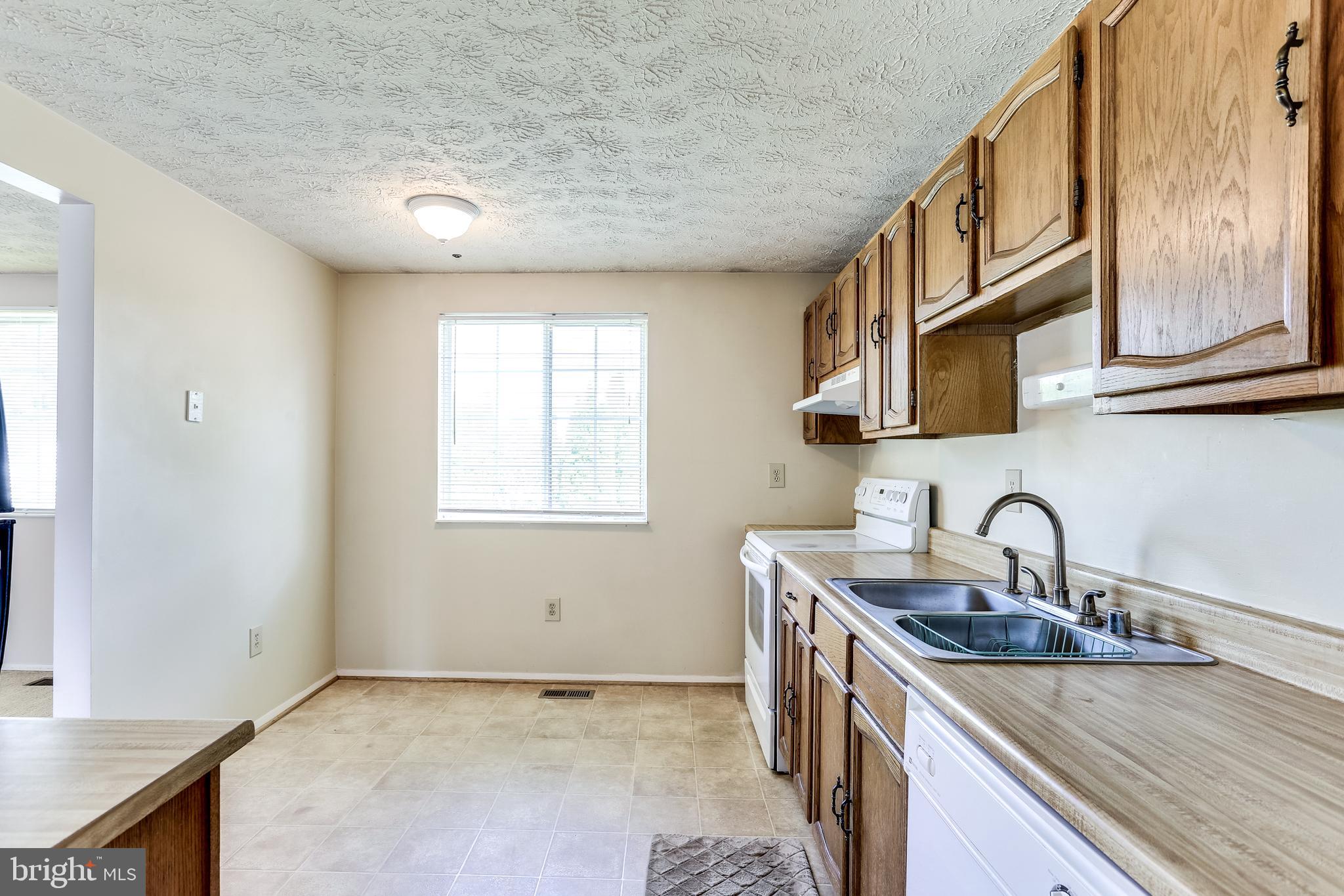 917 Merridale Boulevard Mount Airy, MD 21771 - Photo 12 of 37