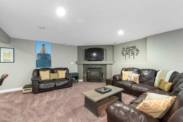 $715,900 | 1526 Pine Cone Trail, Port Washington, WI 53074