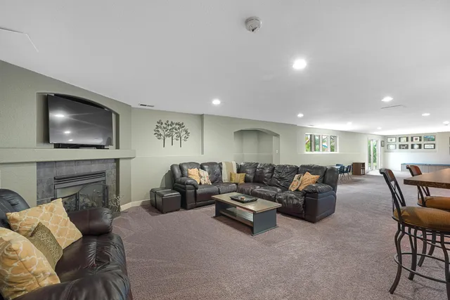 $715,900 | 1526 Pine Cone Trail, Port Washington, WI 53074