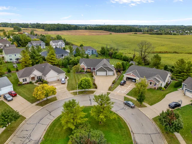 $715,900 | 1526 Pine Cone Trail, Port Washington, WI 53074