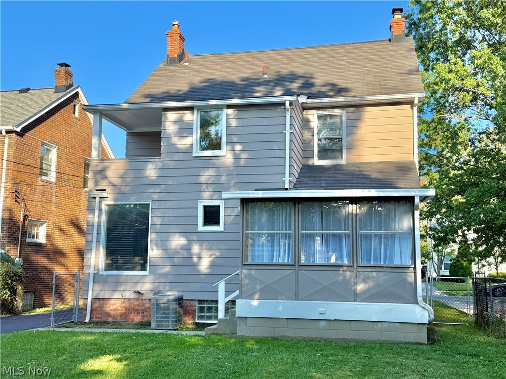 2216 Barrington Road University Heights, OH 44118 - Photo 32 of 33