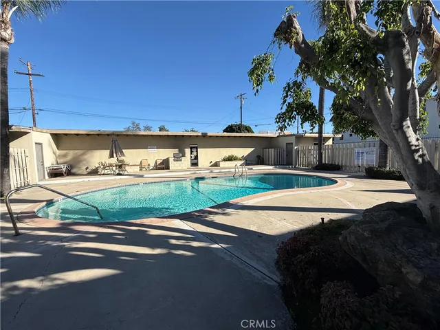 $1,900 | 554 South Barranca Avenue, Covina, CA 91723