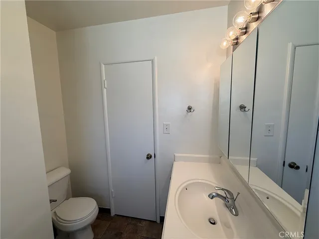 $1,900 | 554 South Barranca Avenue, Covina, CA 91723