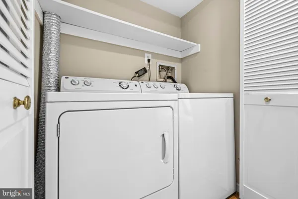 $390,000 | 2116 Green Watch Way, Unit 200D, Reston, VA 20191