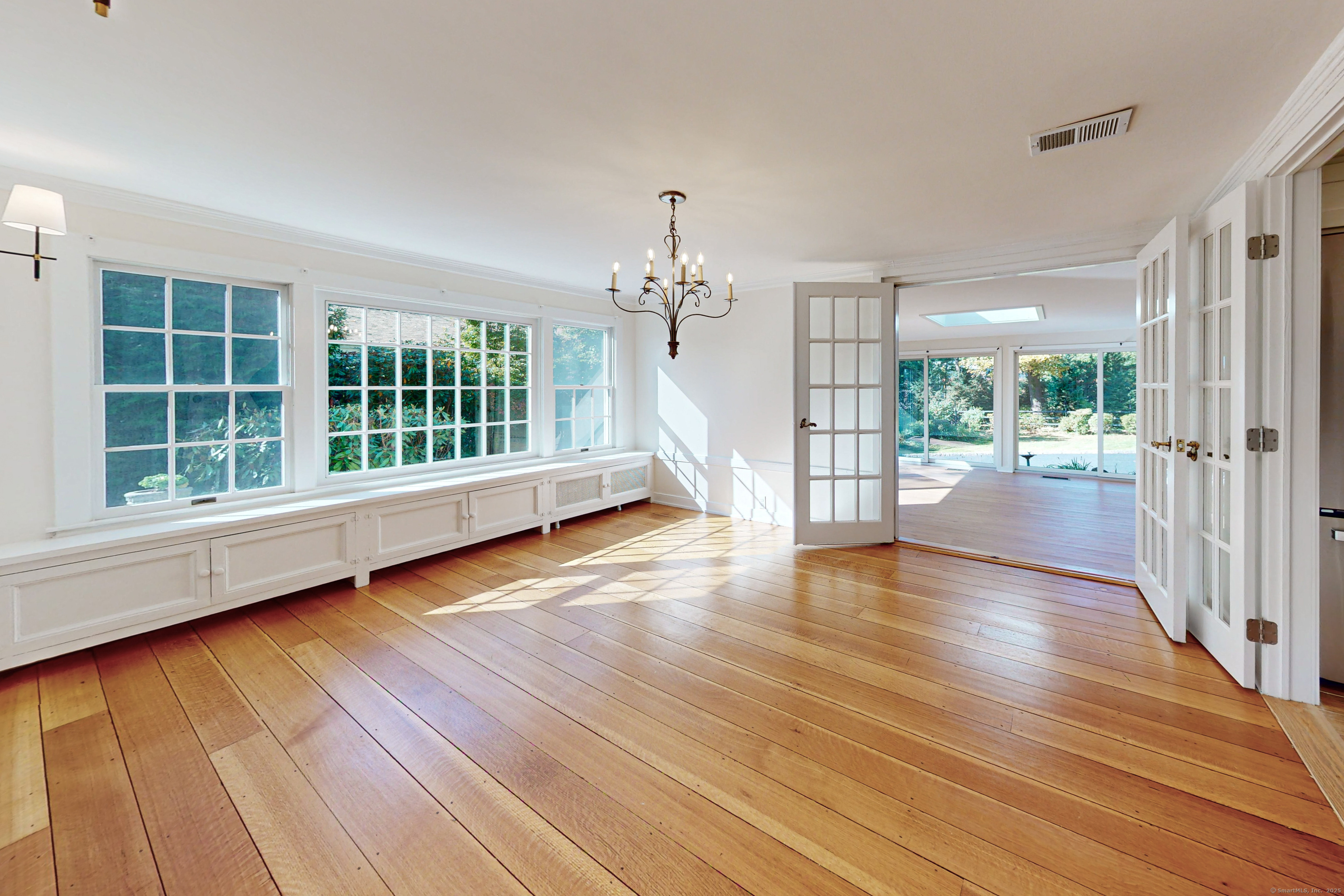 88 5 Mile River Road Darien, CT 06820 - Photo 11 of 39